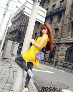 美乳レフリーに反则技